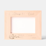 Marcos Grabados Elegante Rosa siempre y para siempre Boda medio<br><div class="desc">Aprecie la memoria de su día especial con este impresionante cuadro grabado. Decorada con un elegante guión que dice "Siempre y para siempre", un solo rosa de tallo largo, su fecha boda y los nombres de la pareja. Este marco de imagen combina simplicidad y glamour, convirtiéndolo en un regalo ideal...</div>