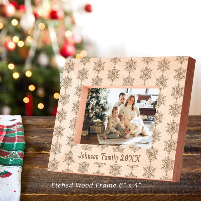 Marcos Grabados Familia Nombre Navidades de copo de nieve Patrón 6 (Family Name Snowflake Christmas Pattern 6x4 Wooden Etched Frame)