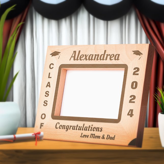 Marcos Grabados Graduado Clase De 2024 Felicitaciones Madera (Graduate Class Of 2024 Congratulations Wooden Etched Frame is great for the graduate in your life. )