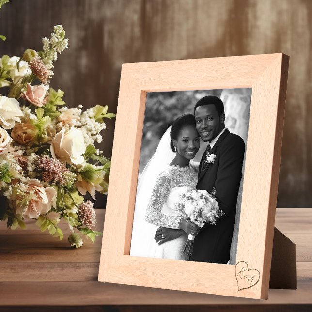 Marcos Grabados Iniciales cardíacos Minimalista (Subido por el creador)