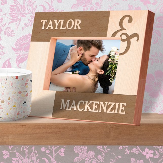 Marcos Grabados Nombres y Ampersand de parejas personalizadas (Personalized Couples Names and Ampersand Etched Frames by Ricaso. Great wedding gift idea
)