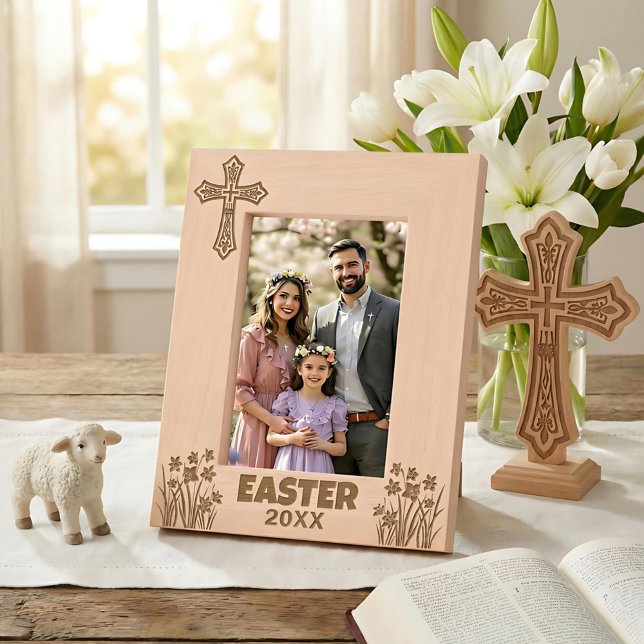 Marcos Grabados Personalized Easter Cross with Daffodils (Subido por el creador)
