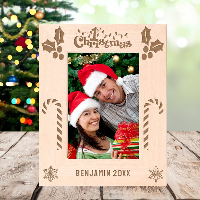 Marcos Grabados Primera Navidad Holly, Candy Canes, Mostrar el nom (First Christmas Holly, Candy Canes, Show Name 5x7 Etched Frames)