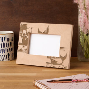 Marcos Grabados Sirenita caprichosa disfrutando del helado