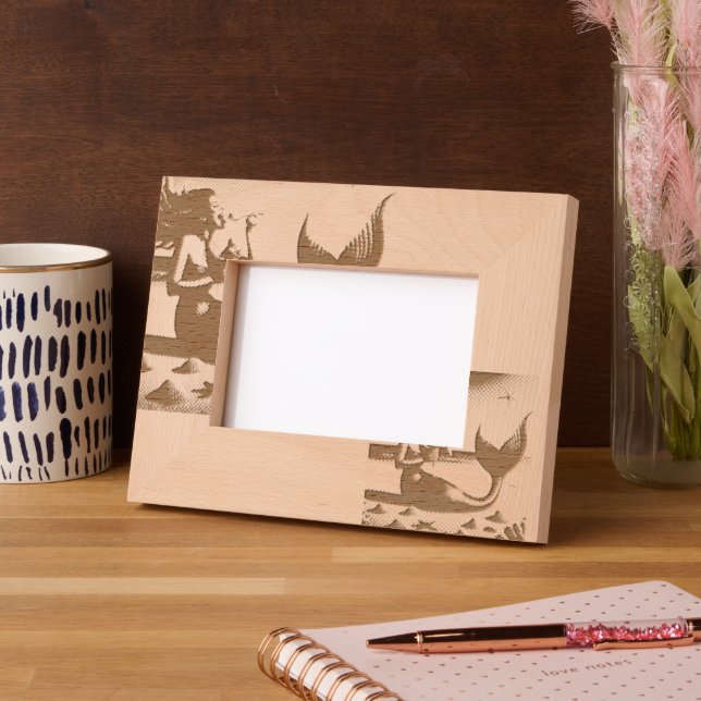 Marcos Grabados Sirenita caprichosa disfrutando del helado (Izquierda)