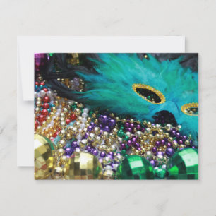 Mardi Gras Beads & Green Feather Mask Invitación