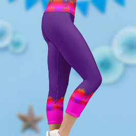 Mardi Gras Púrpura y Plumas Rosa Capri Leggings