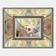 Marfil Tan floral con mariquita Tan Beige Area