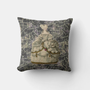 Marie Antoinette en almohada de vestir extravagant