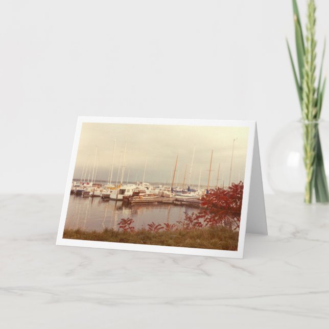 Marina tranquila del lago Superior con veleros (Anverso)