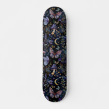 Mariposa Botánica Celestial Oscura Skateboard