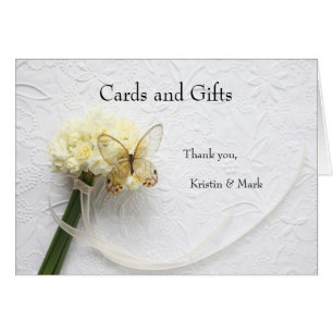 Mariposa en el ramo de flores