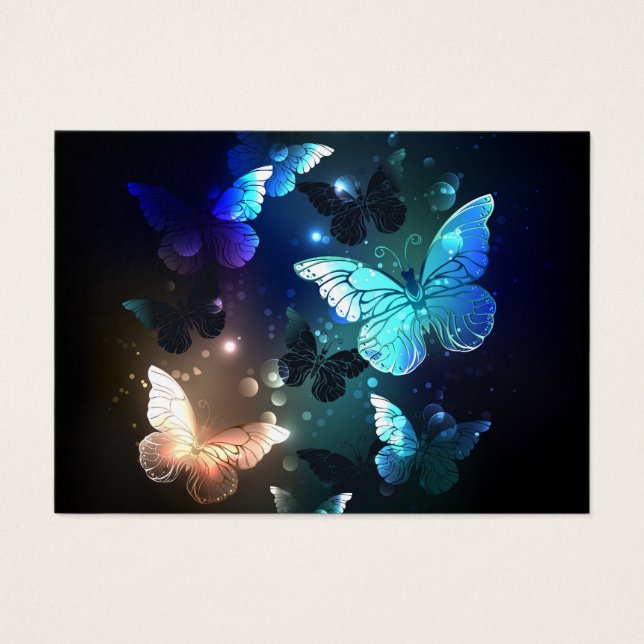 Mariposa nocturna fluida (Frente)