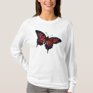Mariposa roja en camiseta