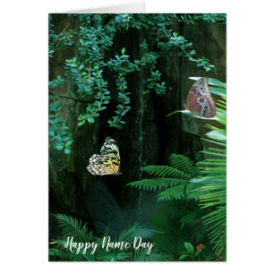 Mariposas del Día del Nombre en el jardín tropical