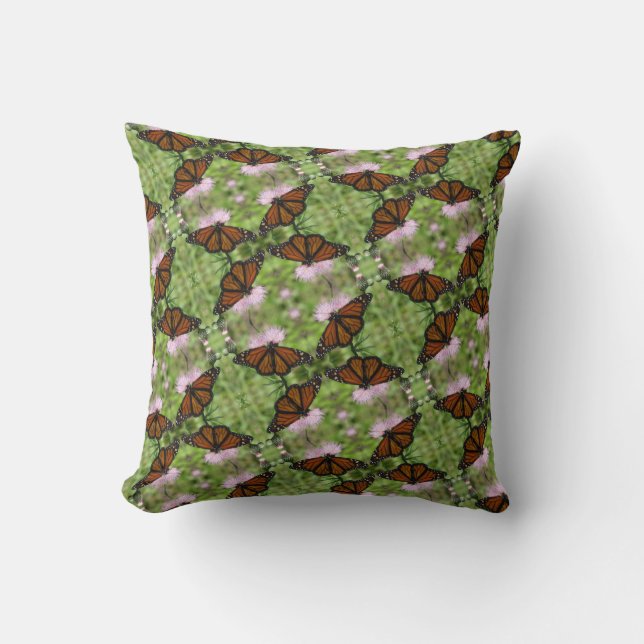 Mariposas monarcas en la almohada de guiño rosado (Anverso)