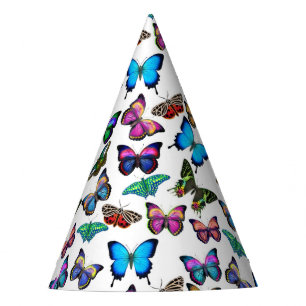 Mariposas que agitan por el gorra del fiesta