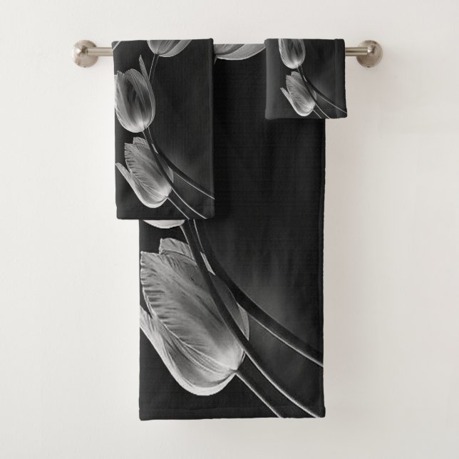 Mármol blanco con tulipanes grises subexpuestos (In situ)