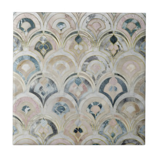 Mármol blanco y azulejos de cerámica dorados