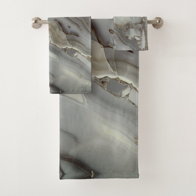Mármol gris con vena de oro (In situ)