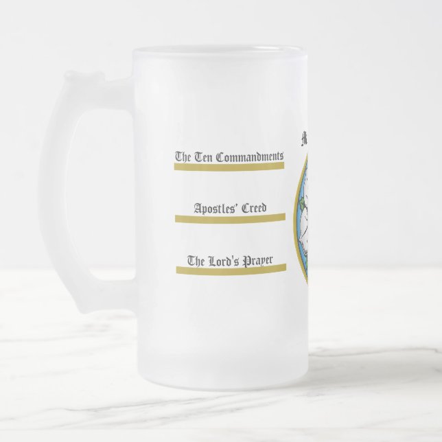 Martin Luther se bebe la taza (Izquierda)