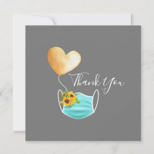 Máscara de cara y flores Gracias