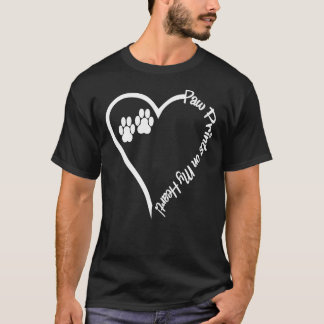 Mascota De Perro Pintó Impresiones En La Camisa De