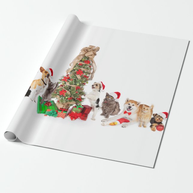 Mascotas en torno al papel de envolver árboles de  (Desenrollado)