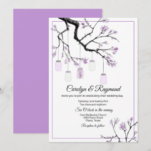 Mason Jar sobre la invitación a la boda de un árbo