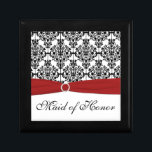 Mata de damasco rojo, negro, blanco y negro, caja<br><div class="desc">Esta caja de joyas de damasco blanco y negro de personalizable tiene una cinta roja FAUX y un broche con joyas. Puedes cambiar las palabras "doncella de honor" a cualquier miembro de la fiesta de boda que necesites, como el nombre del destinatario, sus monogramas o simplemente "Gracias". Si tiene alguna...</div>