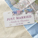 Matrícula Boda parisino azul y rosa recién casado<br><div class="desc">Moda floral de color azul y rosa y diseño de Shabby parisino con Rosas pintados, hojas y flores. Una mirada encantadora y lúdica, con Rubor rosa, azul turbio, malva, violeta de la marina oscura. Con elementos de color de agua pintada a mano Floral, fuentes de escritura clásicas vintage - Boda...</div>
