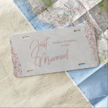 Matrícula Marfil: Boda de oro Rosa y blanco recién casado<br><div class="desc">Confetti de helado marfil blanco y Rosa dorado con textura de color de agua y encaje es perfecto para un Boda clásico tradicional. Sólo se casó con la placa de la licencia con el moderno tipo de letra manuscrito de mano. ~ Revisa mi tienda para ver toda la colección de...</div>