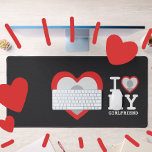 Me encanta la foto del corazón de mi novia<br><div class="desc">Mejore su espacio de trabajo con un toque de amor y personalización usando nuestra alfombra ergonómica I Love My Girlfriend More Than Photo Desk Mat. Esta elegante alfombra de escritorio te permite mostrar tu amor por tu novia de una manera única. Inspirado por el famoso logo de "I love NY",...</div>