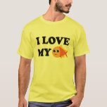 Me encanta mi camiseta de mi Mascota Goldfish<br><div class="desc">El diseño de mascotas de peces dorados, alegre y colorido, es perfecto para los dueños de los peces. Me Encanta Mi Lema De Goldfish.</div>