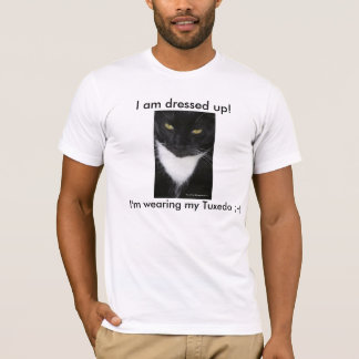 "Me visten encima" de la camiseta negra y blanca