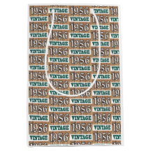 Nacido en 1956 con una bolsa de regalo