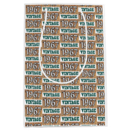 Mediana Nacido en 1967 con una bolsa de regalo