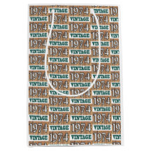 Nacido en 1974 con una bolsa de regalo