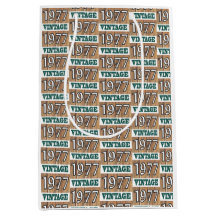 Nacido en 1977 con una bolsa de regalo