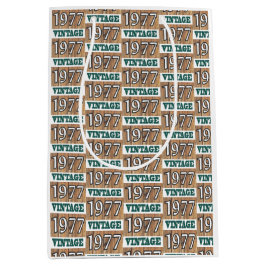 Mediana Nacido en 1977 con una bolsa de regalo