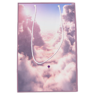 Mediana Valle en la bolsa de regalo de las nubes