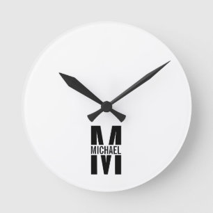 Mediano Monograma personalizado y reloj redondo de nombres