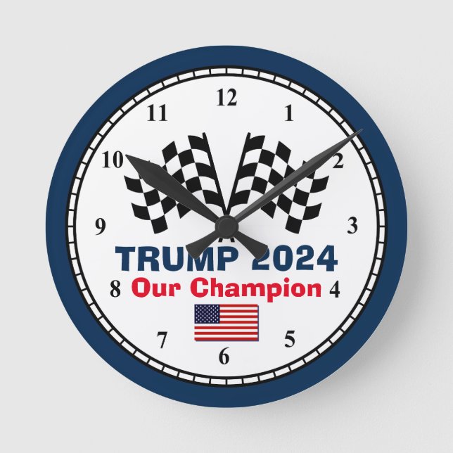 Mediano Reloj redondo de las banderas de carrera de Trump  (Anverso)