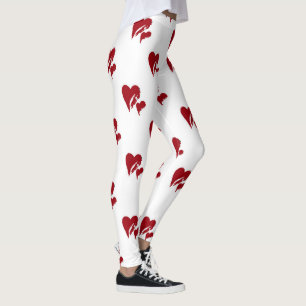 Medias blancas con corazones rojos