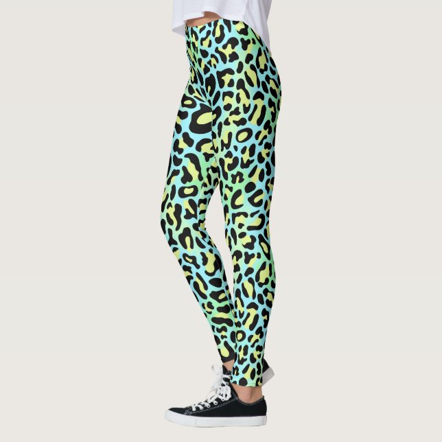 Medias Estampadas con Impresión de Leopardo (Izquierda)