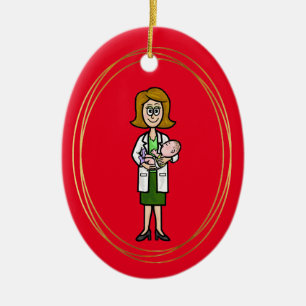 Médica sosteniendo ornamento de Navidad para el be