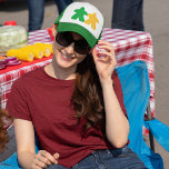 Meeples en amor, gorro de camión verde y amarillo<br><div class="desc">Si a usted y a sus otros significativos amantes de los juegos de mesa, este diseño es para usted. Ideal para la novia y el novio casuales en las fiestas previas o posteriores a la boda. Consulta mi tienda para obtener más combinaciones de colores o solicita un nuevo emparejamiento. Meeple...</div>