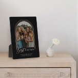 Mejor Amigos BFF Elegante Marco de Arco Foto Keeps<br><div class="desc">Un regalo fotográfico especial, memorable y hermoso para los mejores amigos. El diseño presenta un diseño fotográfico único en un diseño de arco moderno con un marco de círculo concéntrico de oro falso rosa para mostrar su propia foto especial hermana. "Best Friends" (Los mejores amigos) está diseñado en una tipografía...</div>