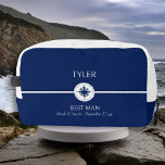 Mejor Bolsa de Aseo para Hombre de Boda de Tema Ná<br><div class="desc">Bolso de artículos de aseo con temas náuticos que personalizamos para cada uno de los miembros de tu fiesta de bodas. El texto del personalizado incluye el nombre de su invitado, su rol o relación y, el nombre de la novia y el novio y la fecha de su boda. Si...</div>