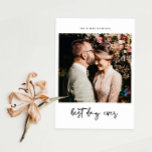 Mejor Día Boda Foto Tarjeta de agradecimiento<br><div class="desc">tarjeta de agradecimiento de boda minimalista y elegante con texto de tipografía de escritura. El texto y los mensajes se pueden editar en la parte posterior de la tarjeta. Para una personalización más avanzada de este diseño, por ejemplo, cambiar el diseño, el tamaño de letra o el tamaño del texto,...</div>